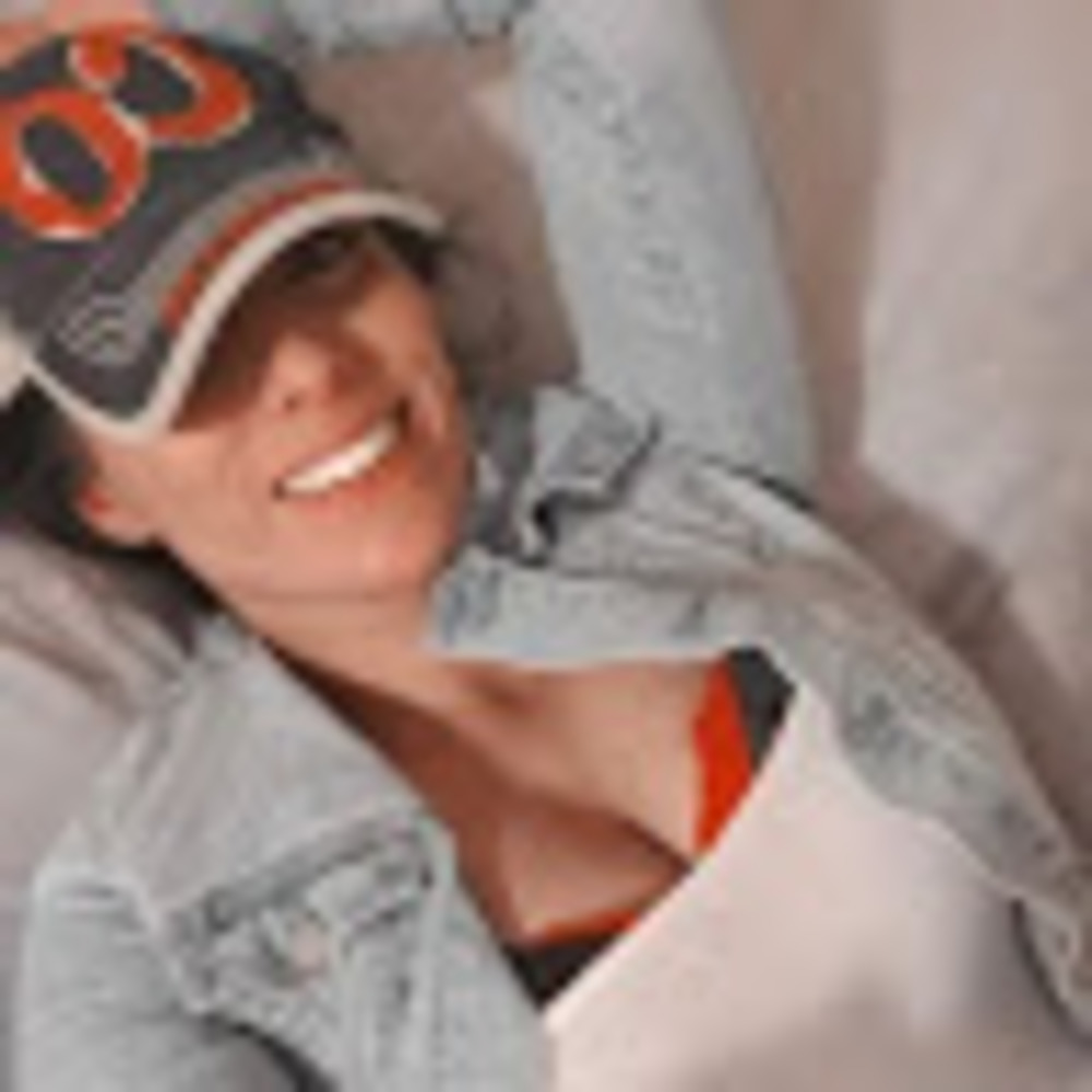 Meet your Posher, Adela